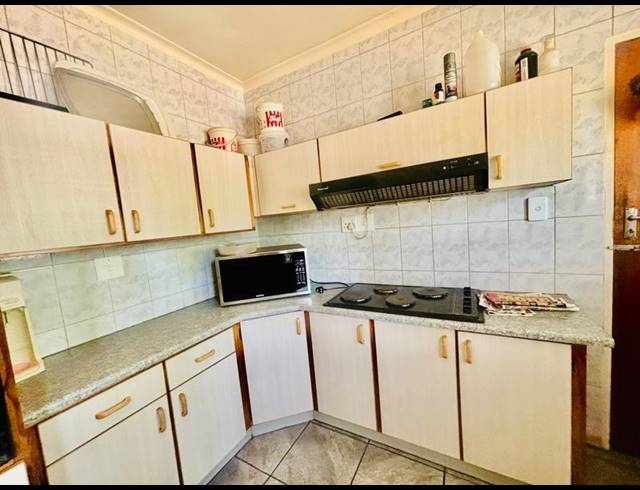 3 BEDROOM HOUSE FOR SALE IN VANDERBIJLPARK CE 3